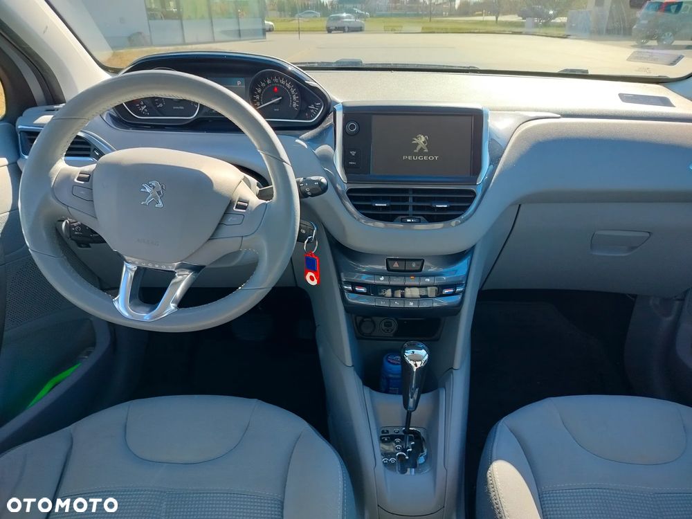 Peugeot 208 1.6 VTi Allure - 12