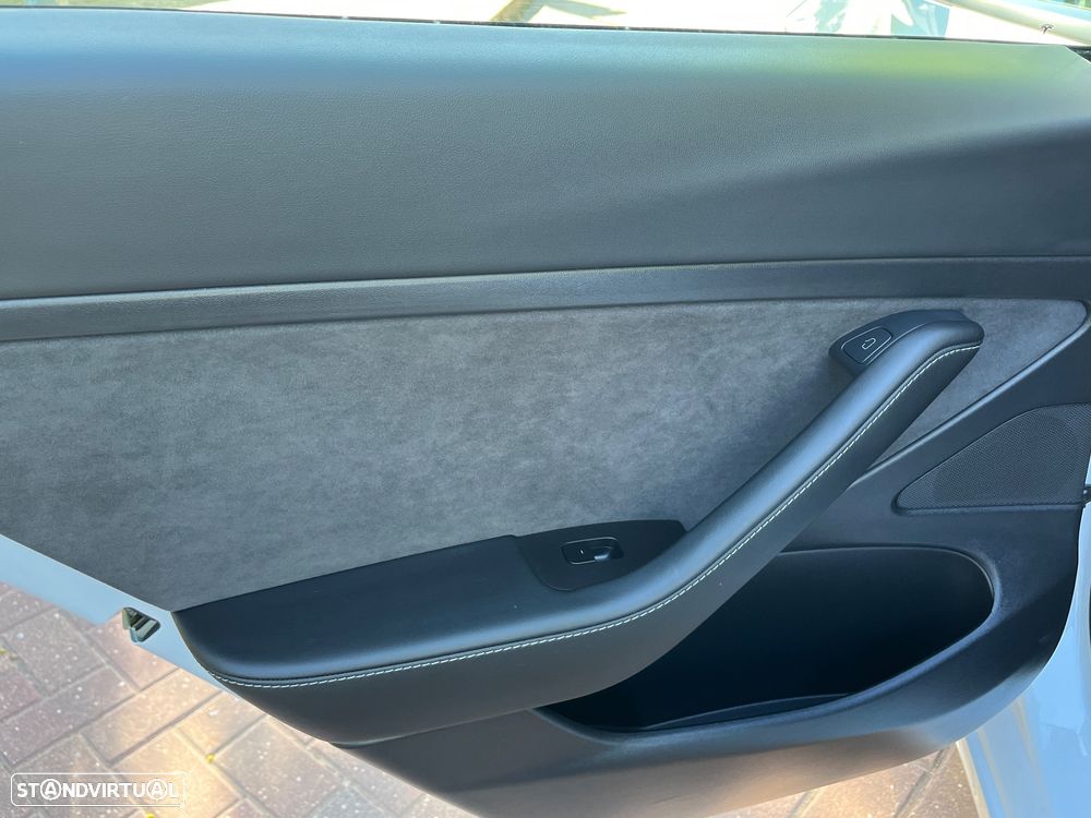 Tesla Model 3 - 27