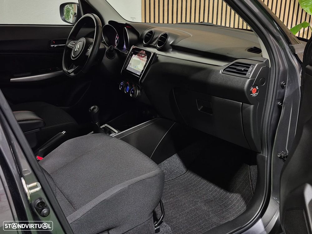 Suzuki Swift 1.2 Mild Hybrid GLE - 33