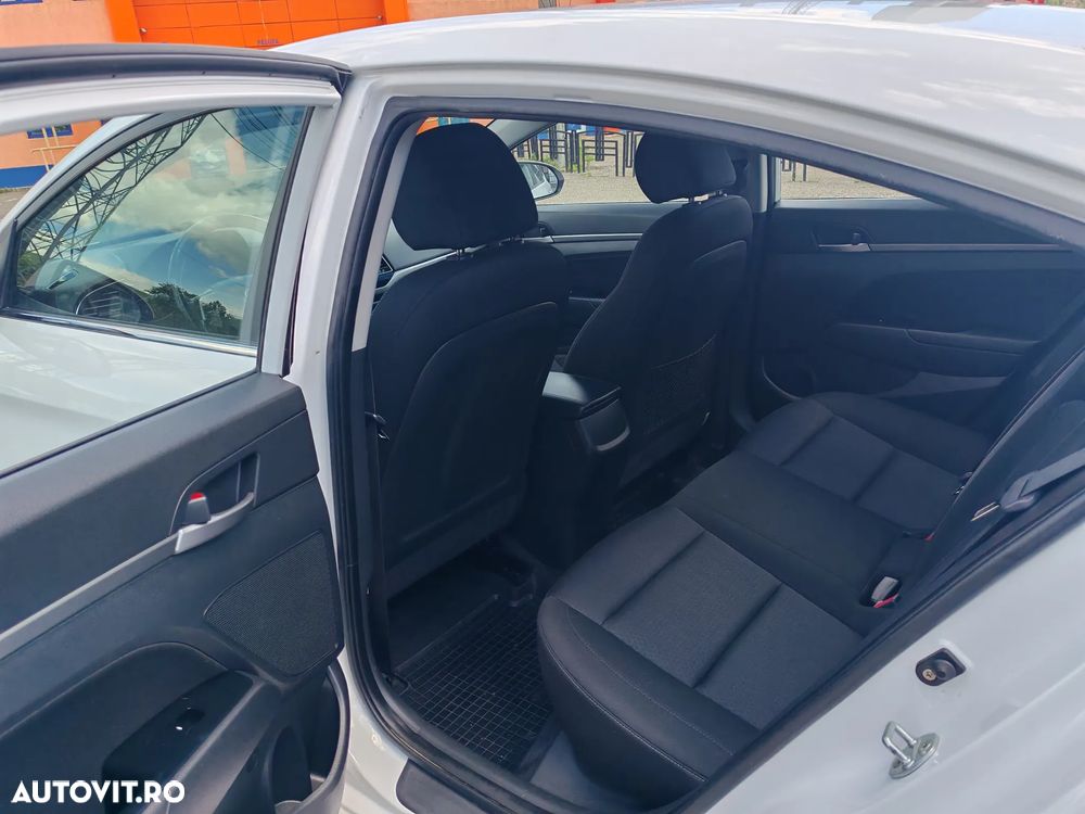 Hyundai Elantra 1.6 MPi Highway - 8