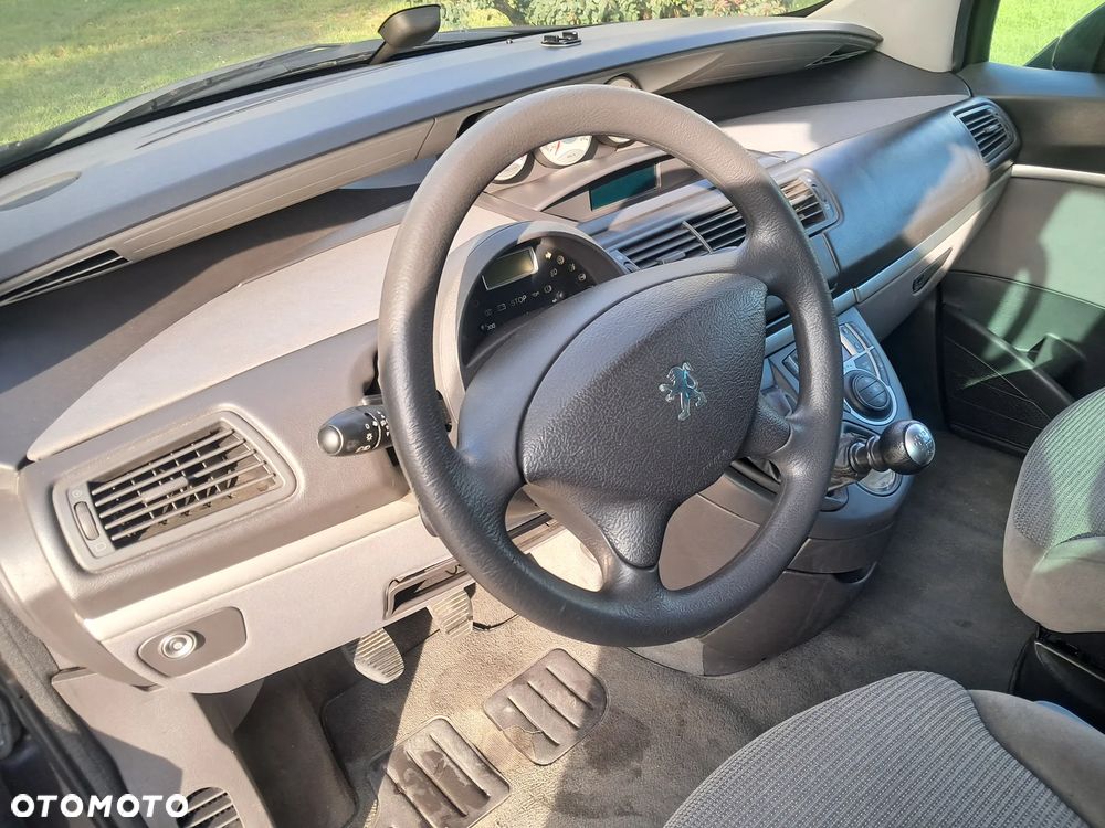 Peugeot 807 - 12