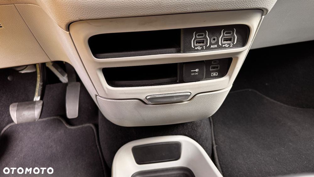 Chrysler Pacifica - 25