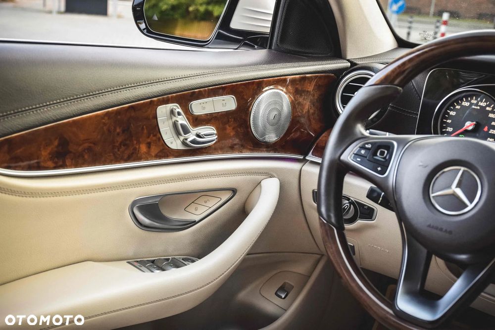 Mercedes-Benz Klasa E 300 9G-TRONIC Avantgarde - 34