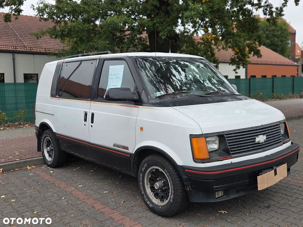 Chevrolet Astro - 3