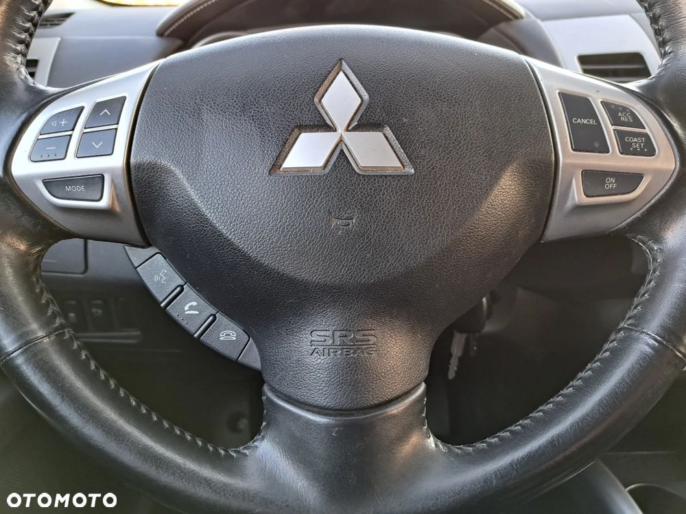 Mitsubishi Outlander - 27