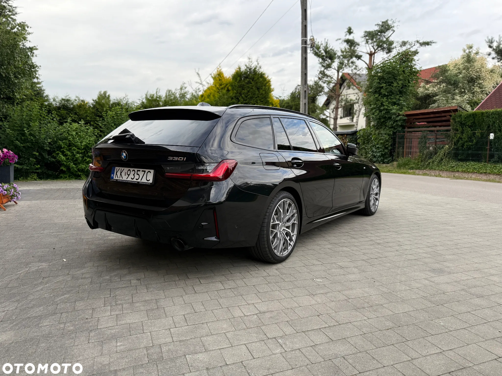 BMW Seria 3 330i Touring xDrive - 10
