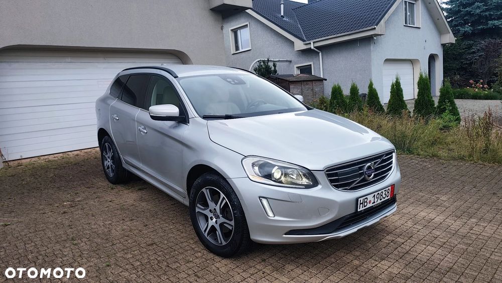 Volvo XC 60 D5 AWD Momentum - 24