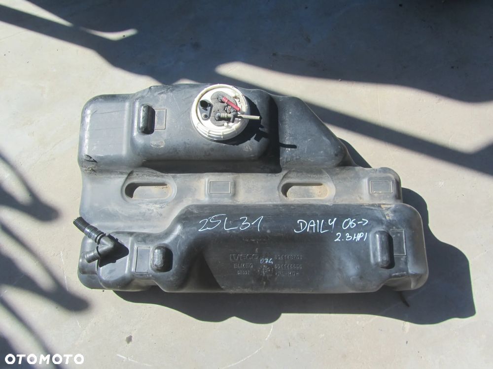 Iveco Daily 06->2.3 HPI zbiornik paliwa