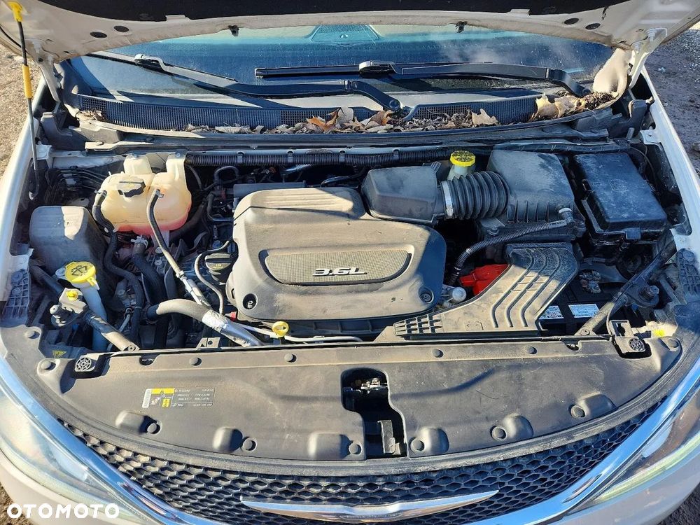 Chrysler Pacifica - 11