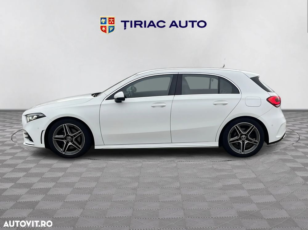 Mercedes-Benz A 220 4Matic 7G-DCT AMG Line - 3