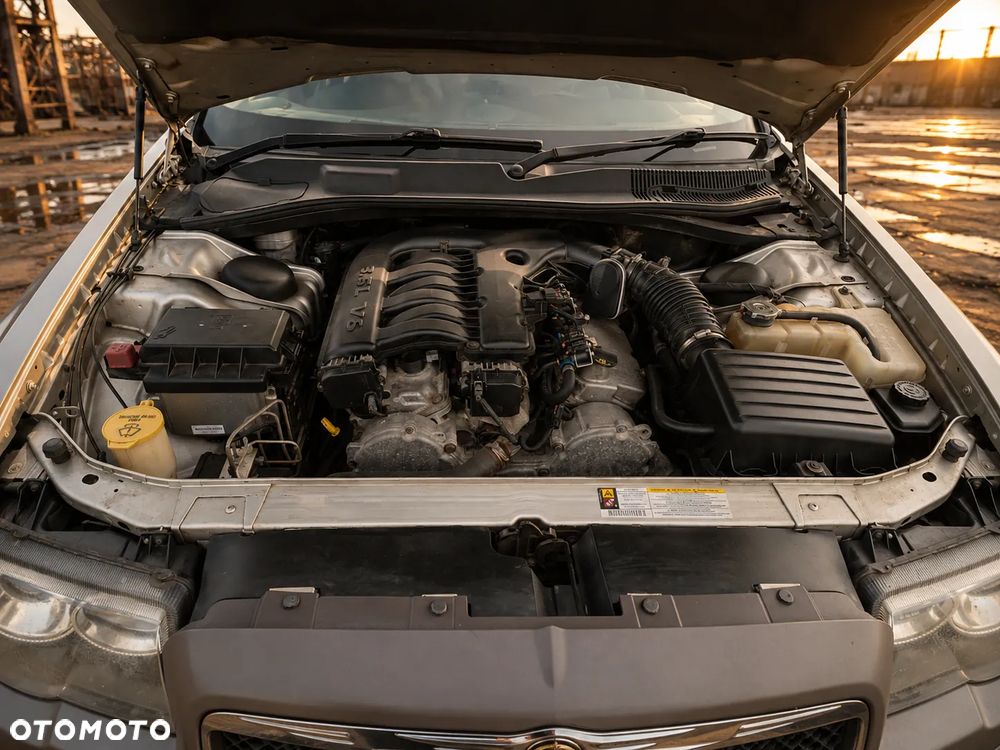 Chrysler 300C 3.5 V6 - 9