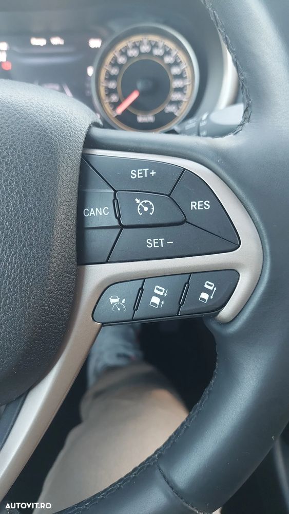 Jeep Cherokee 2.0 Mjet 4x4 AT Limited - 24