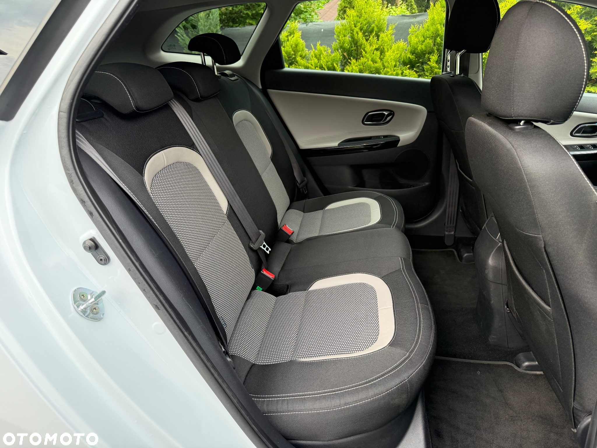 Kia Ceed 1.6 CRDi 136 ISG Spirit - 12