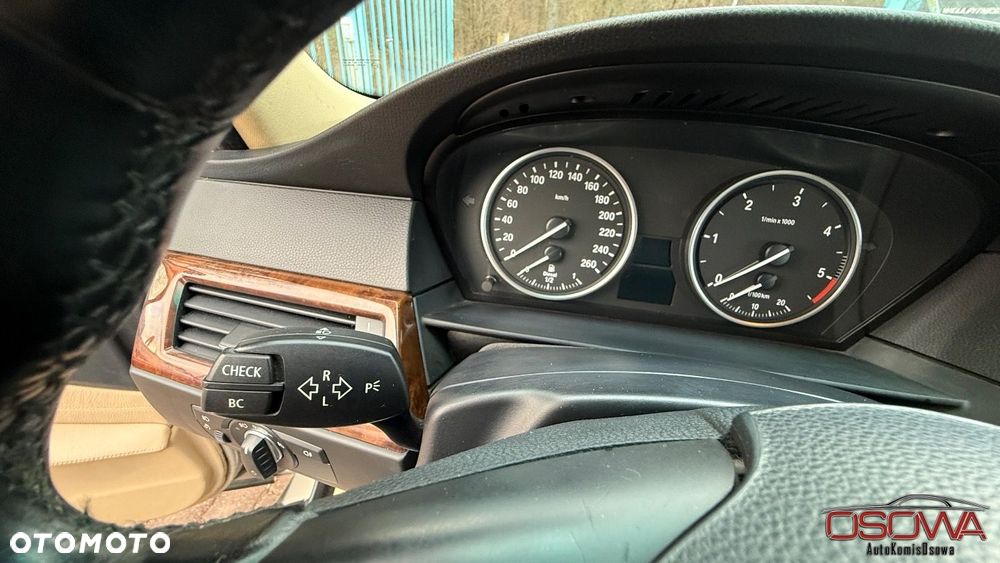 BMW Seria 5 520d Edition Sport - 15