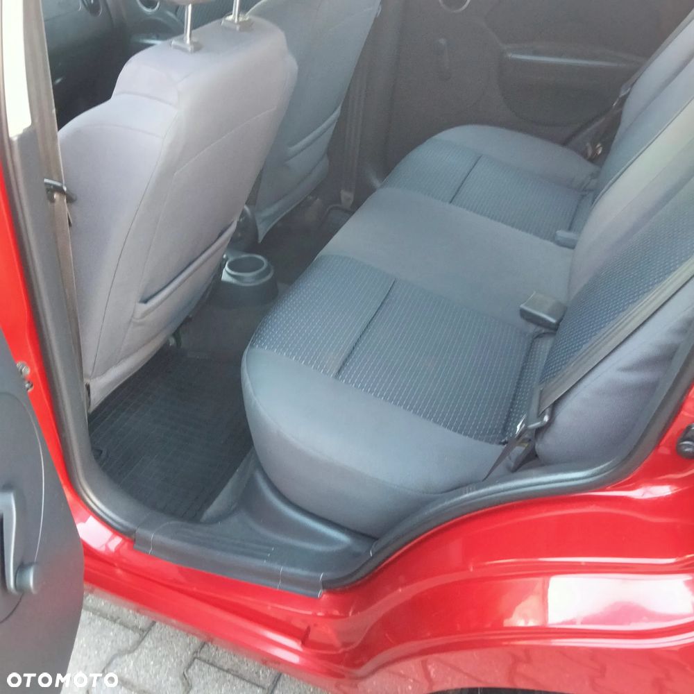 Chevrolet Kalos - 12