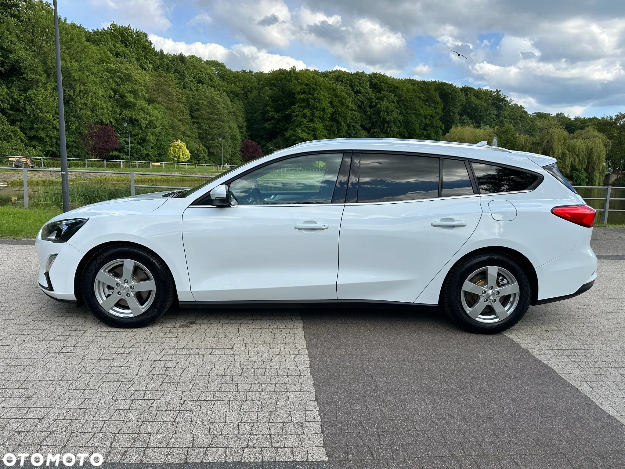 Ford Focus Turnier 1.5 EcoBlue Start-Stopp-System TITANIUM - 6