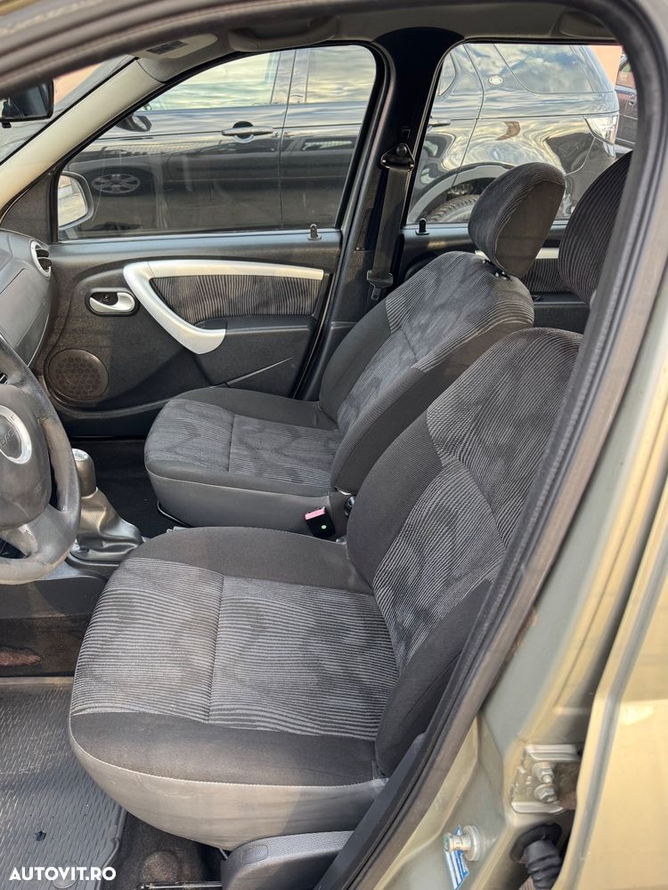 Dacia Logan MCV K90 1.6 16v Laureate - 19