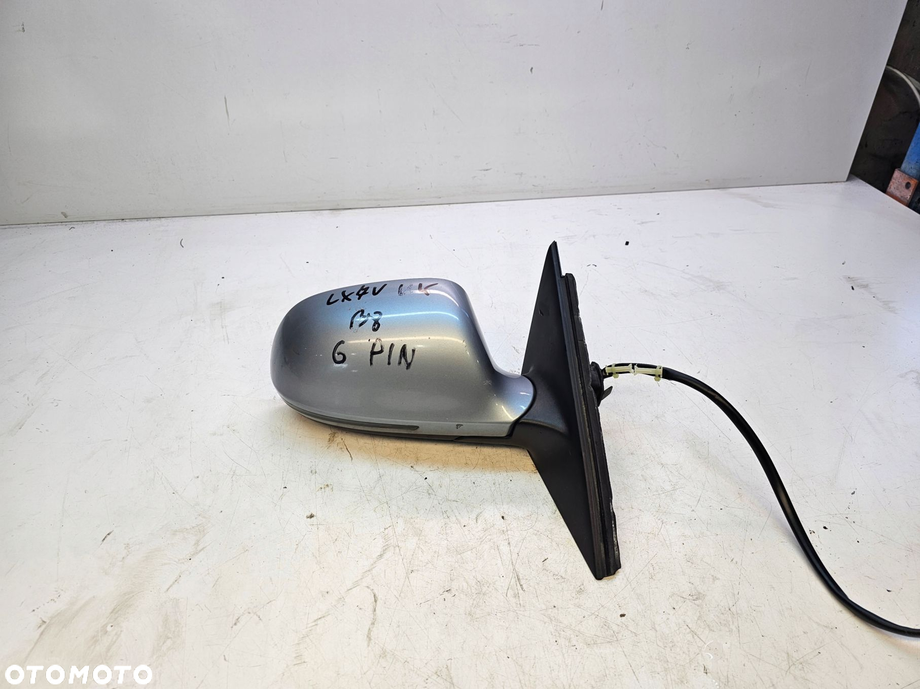 LUSTERKO PRAWE AUDI A4 B8 LX7V 6 PIN UK - 4