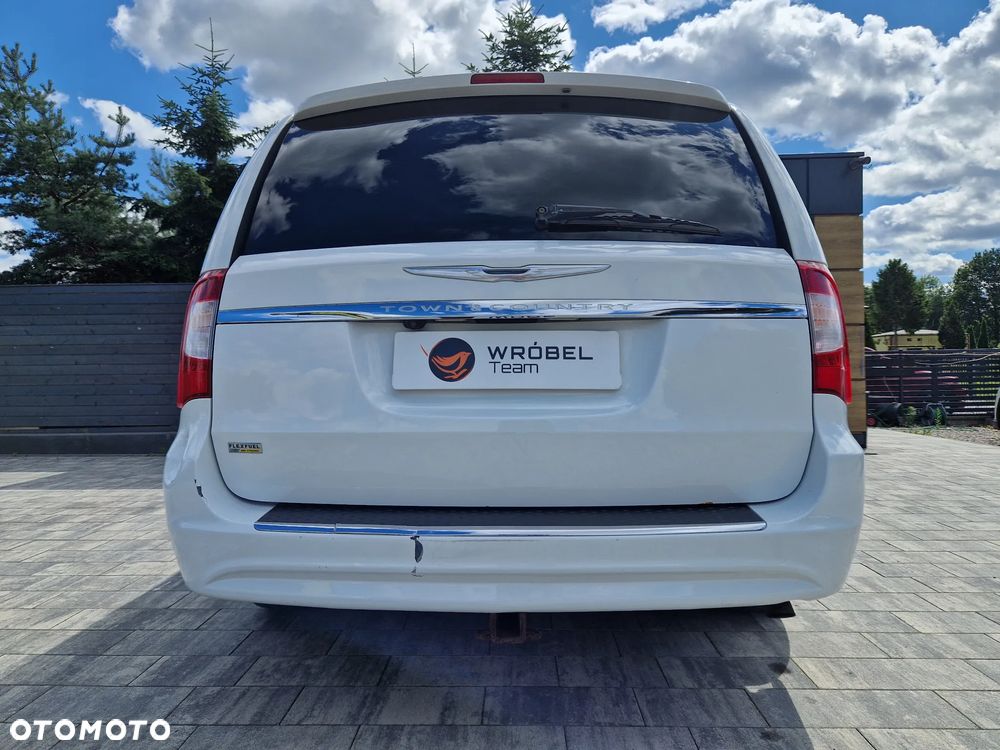 Chrysler Town & Country 3.6 Limited - 8