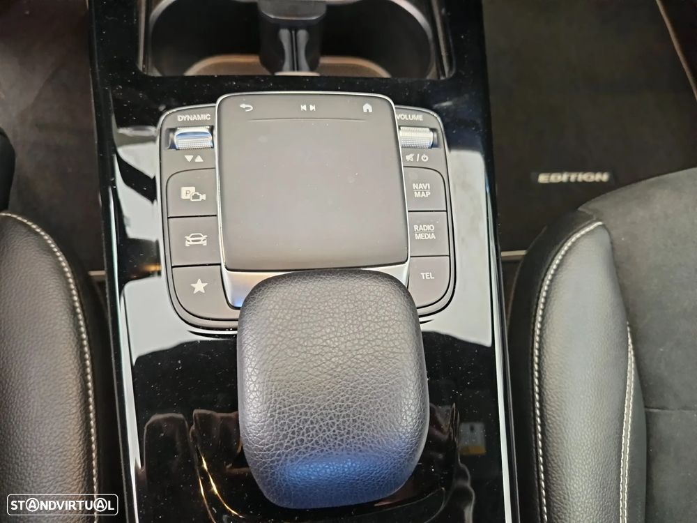 Mercedes-Benz A 250 Limousine e AMG Line - 28