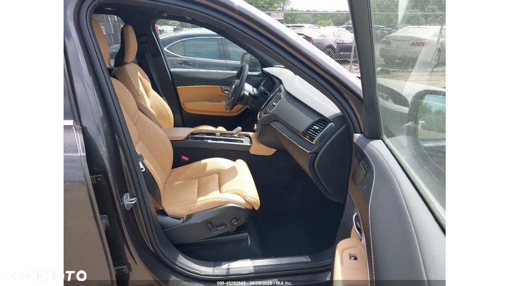 Volvo XC 90 - 8