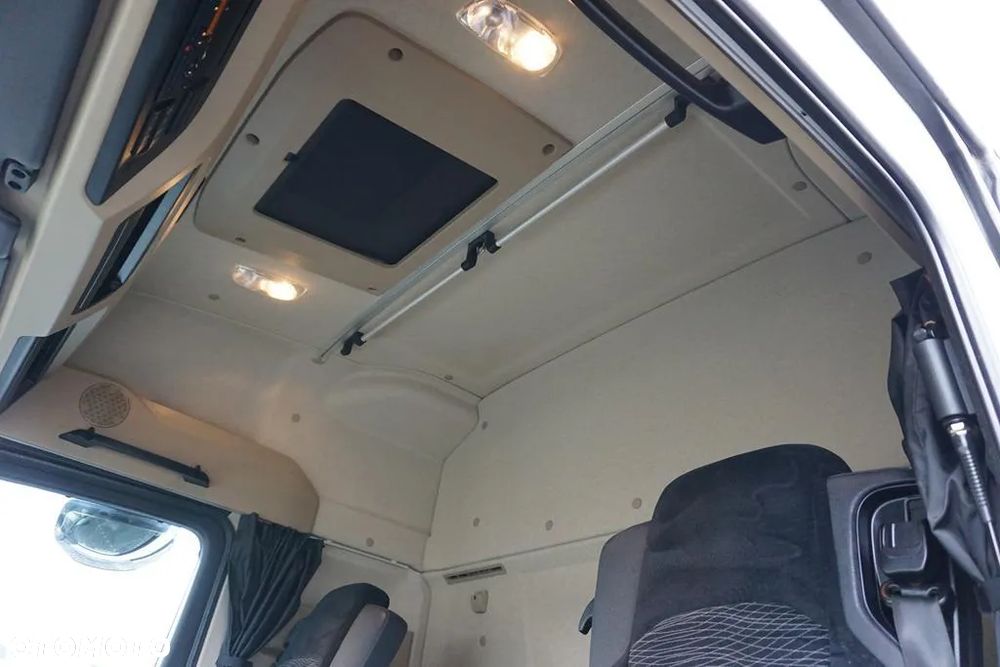 Mercedes-Benz ACTROS / 2553 / EURO 6 / CHŁODNIA + WINDA / 23 PALETY / OŚ SKRĘTNA - 17