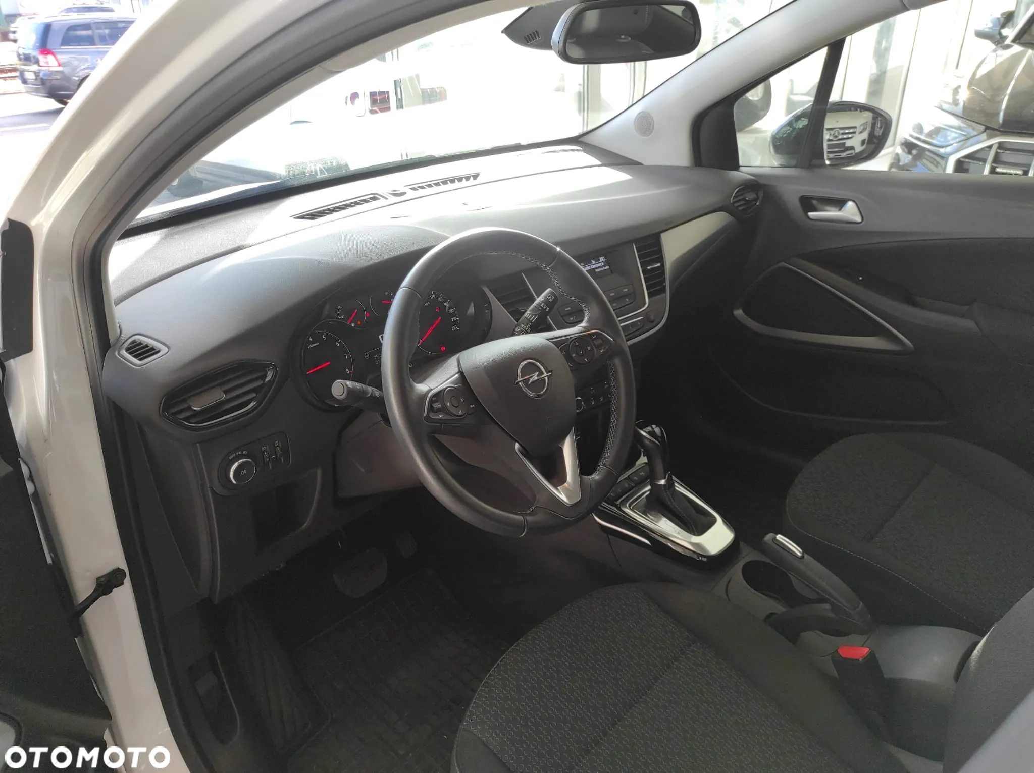 Opel Crossland X - 13