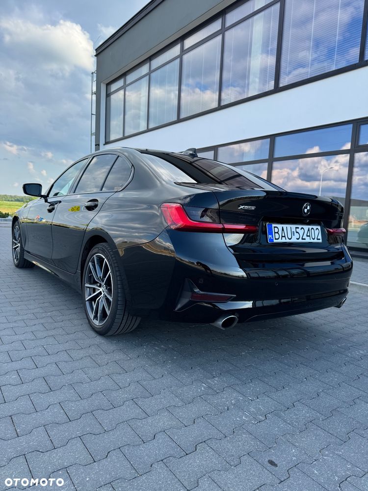 BMW Seria 3 330i xDrive Sport Line - 6