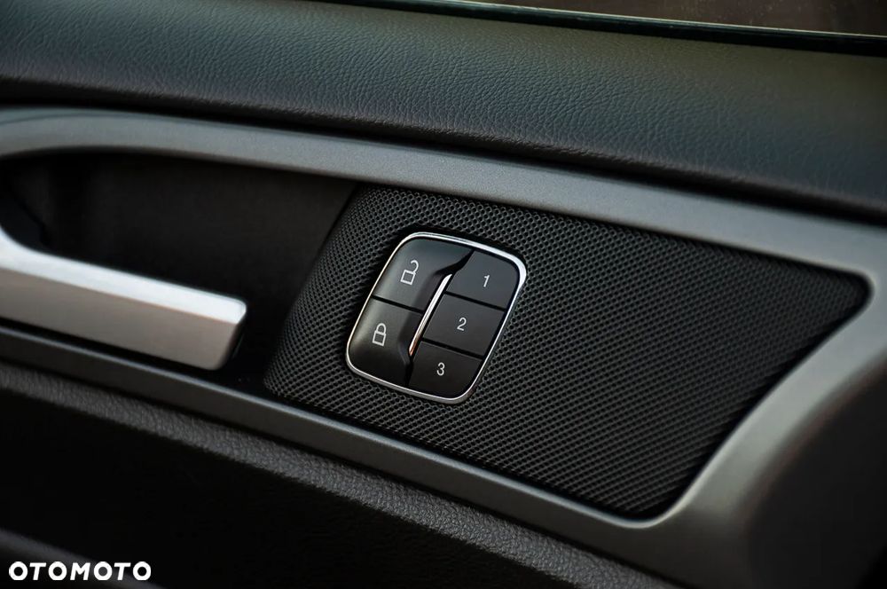 Ford Mondeo - 29