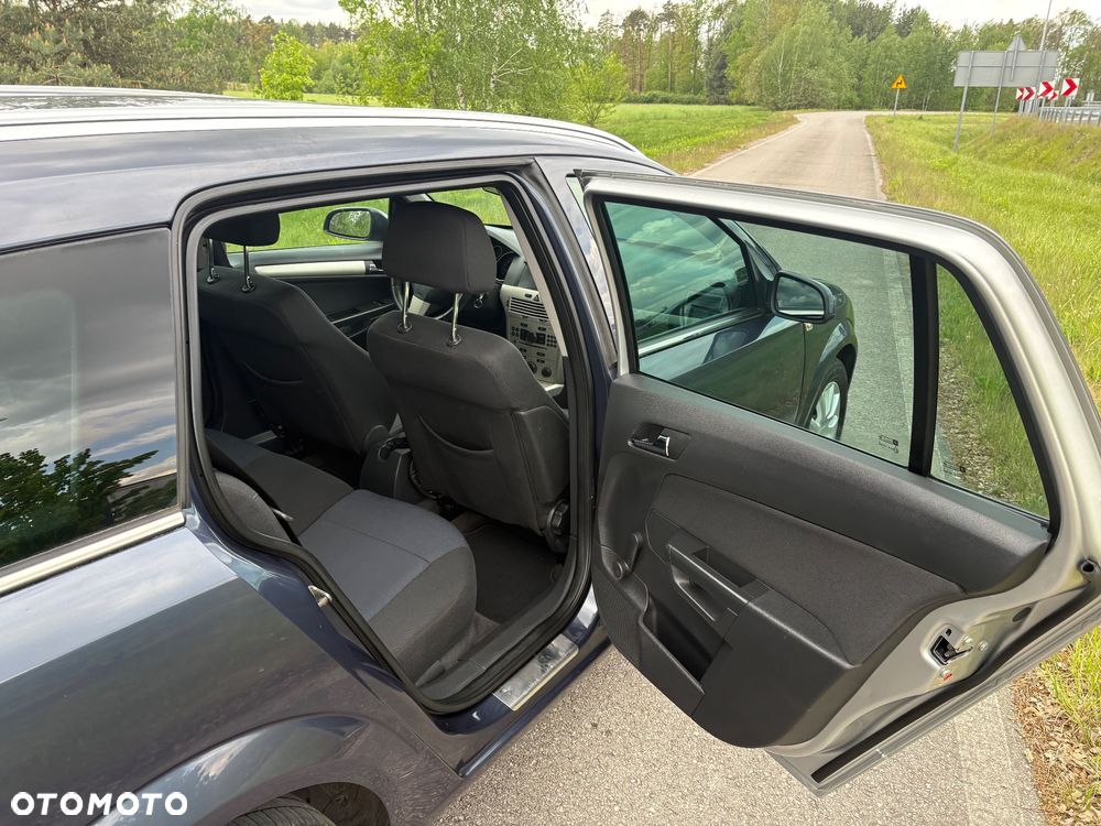 Opel Astra 1.6 Color Edition - 33