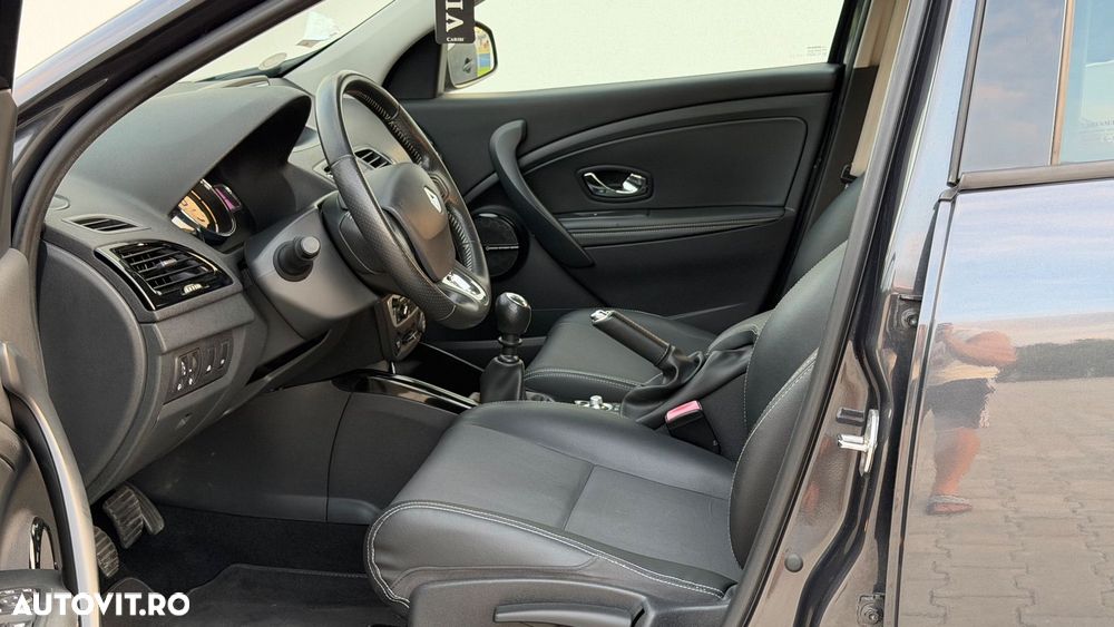Renault Megane ENERGY dCi 130 Start & Stop Bose Edition - 12