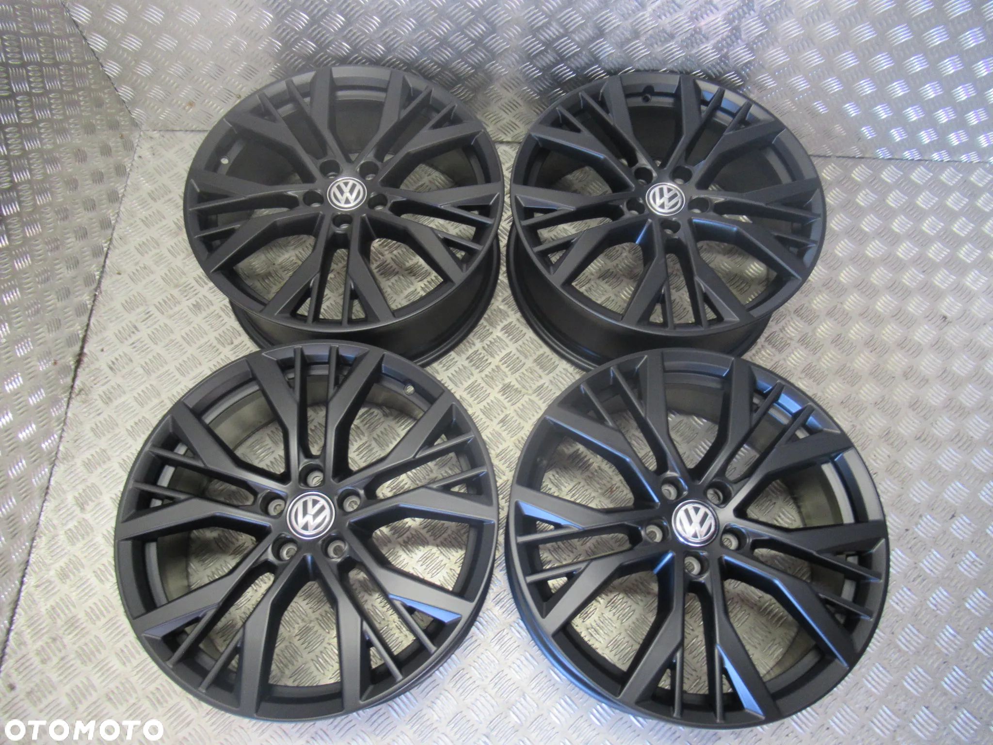 NOWE Felgi Vw Golf VII GTI GTD Touran Tiguan Passat 7,5Jx19 et51 5x112 - 1
