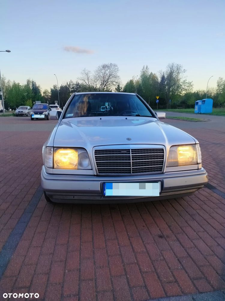 Mercedes-Benz Klasa E - 16