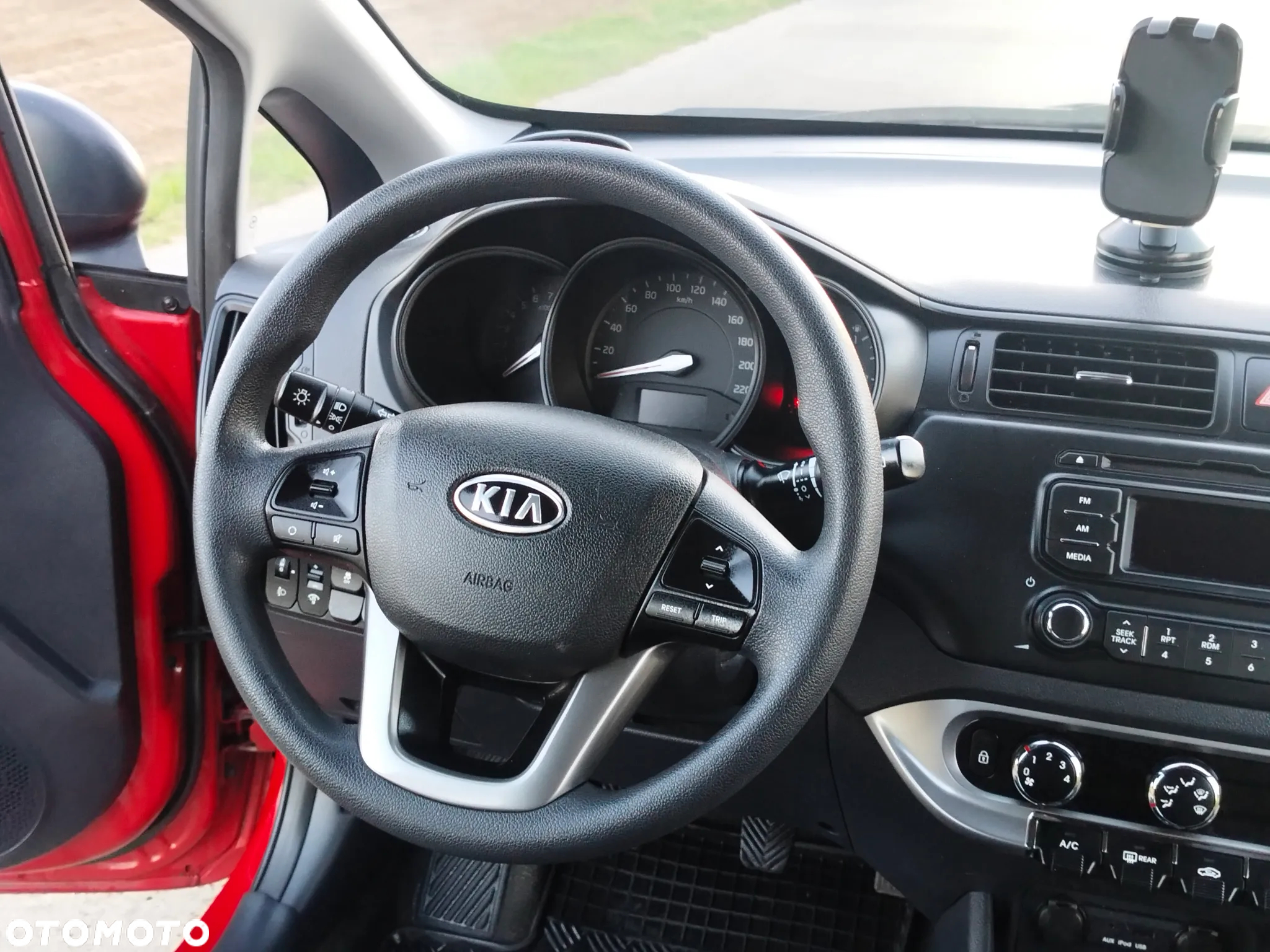 Kia Rio 1.2 Attract - 24