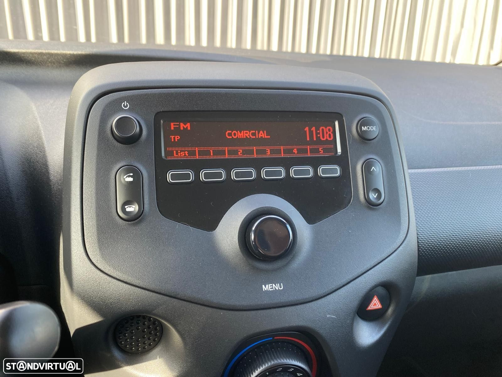 Toyota Aygo 1.0 X-Play - 11