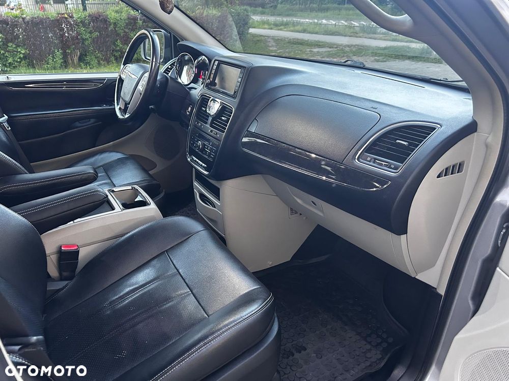 Chrysler Town & Country 3.6 Touring - 11