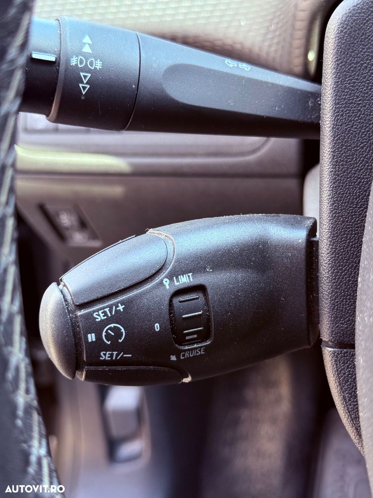 Peugeot 2008 BlueHDi FAP 120 STOP & START EAT6 Allure - 10