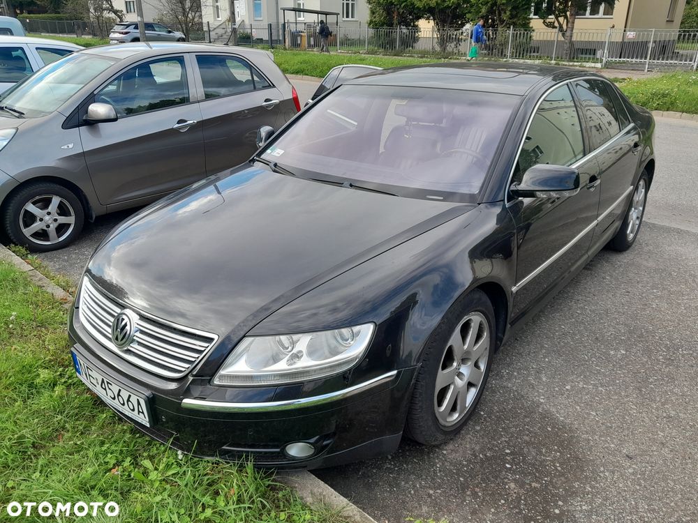 Volkswagen Phaeton - 1