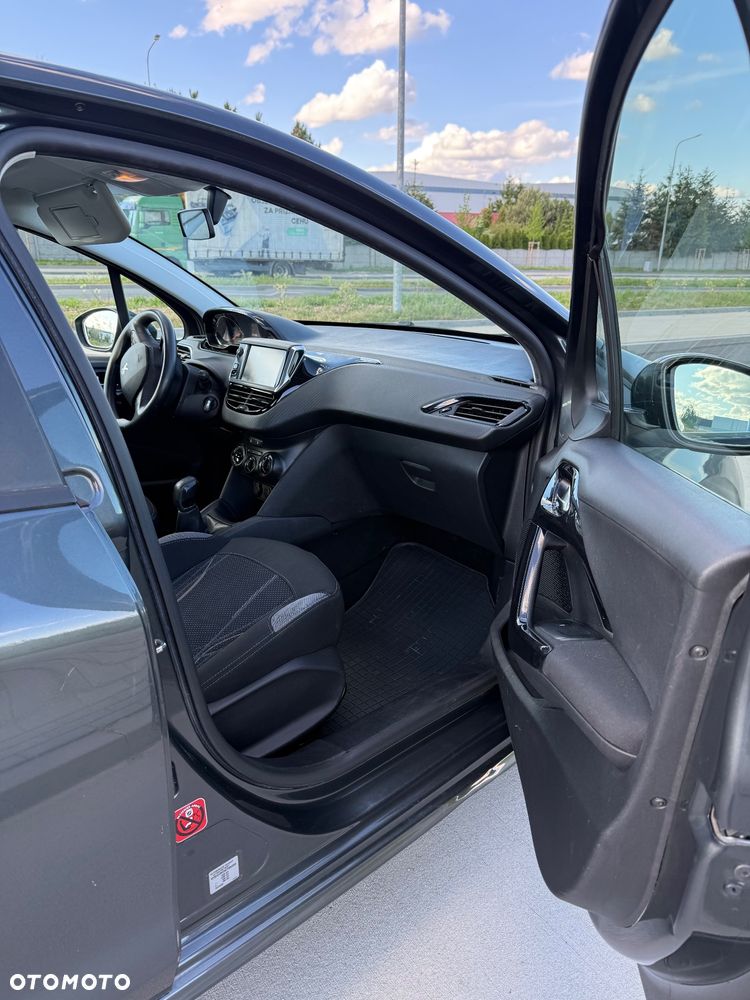 Peugeot 208 - 7