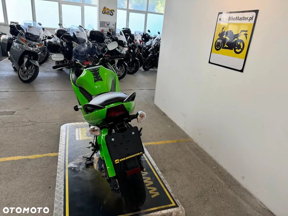 Kawasaki ER - 7