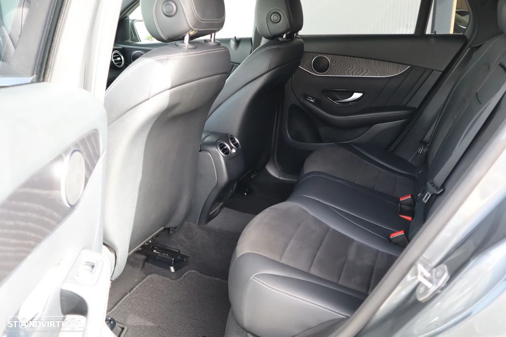 Mercedes-Benz GLC 250 d 4Matic 9G-TRONIC AMG Line - 9