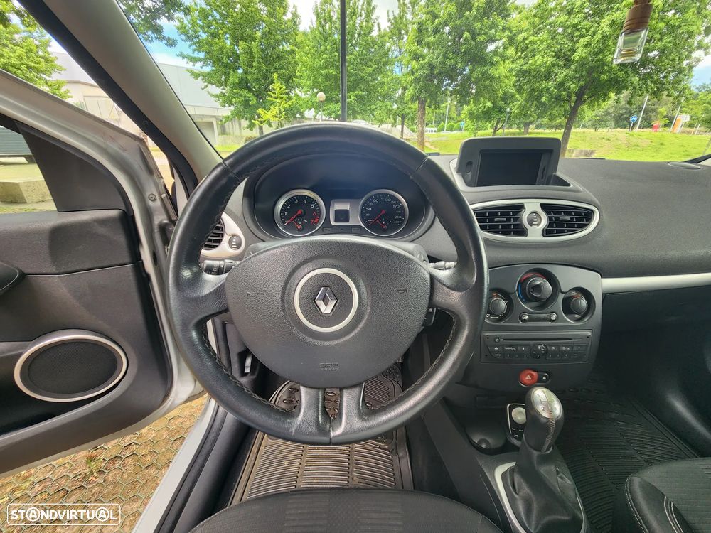 Renault Clio 1.2 16V Dynamique - 11