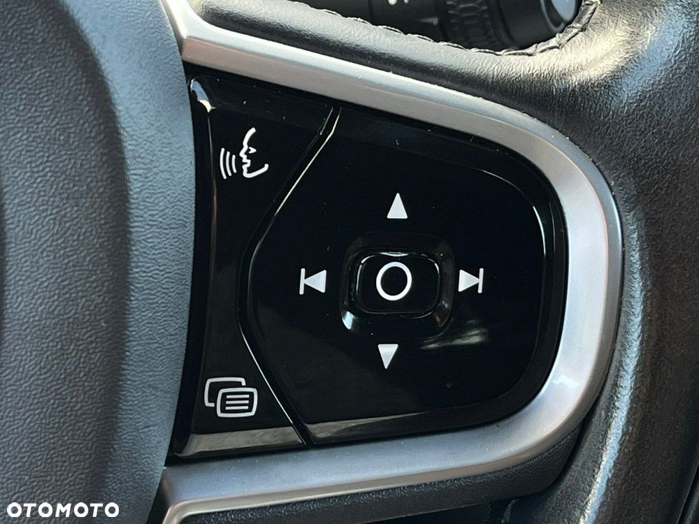 Volvo XC 90 - 21