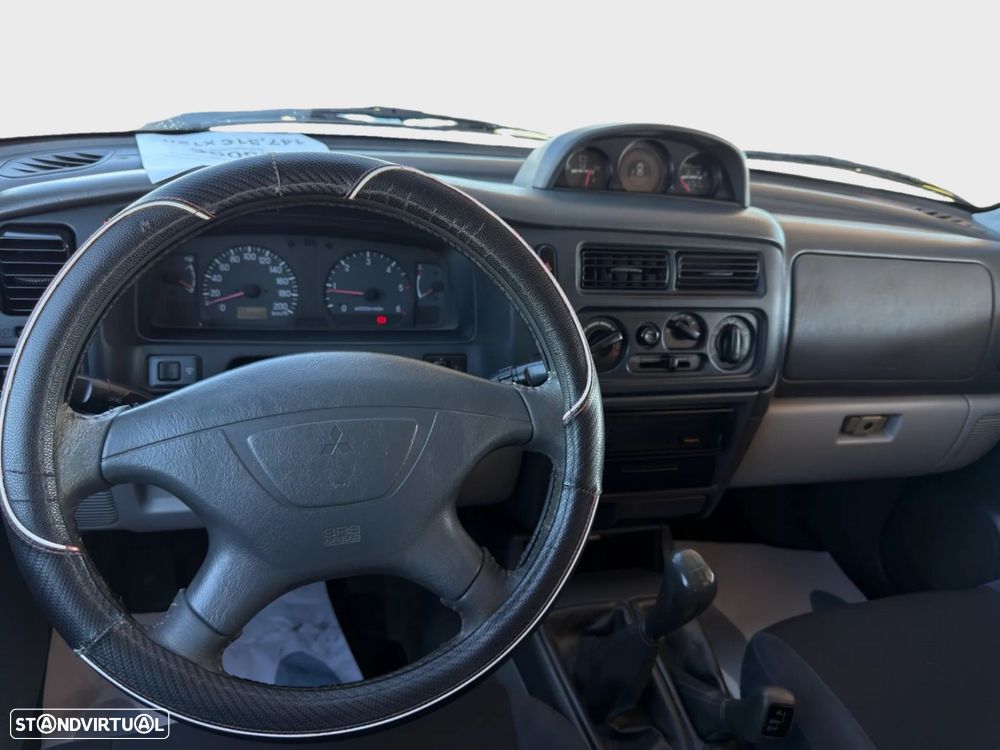 Mitsubishi Pajero Sport 2.5 TD GLS - 9