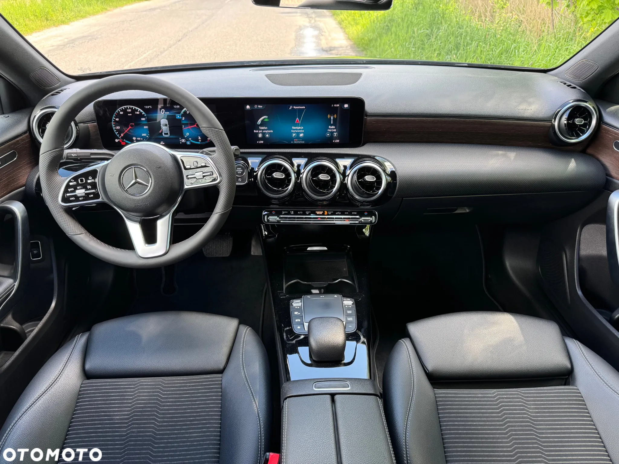Mercedes-Benz Klasa A 180 7G-DCT Lim AMG Line Advanced Plus - 13
