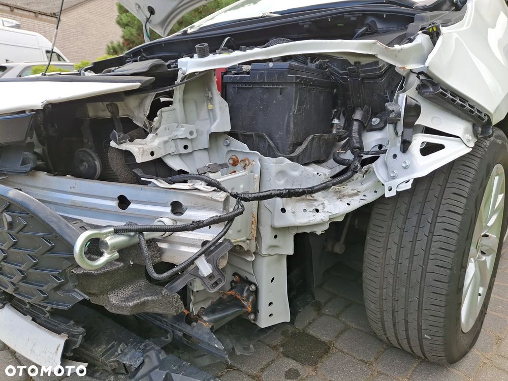 Toyota Camry 2.5 Hybrid Comfort CVT - 12