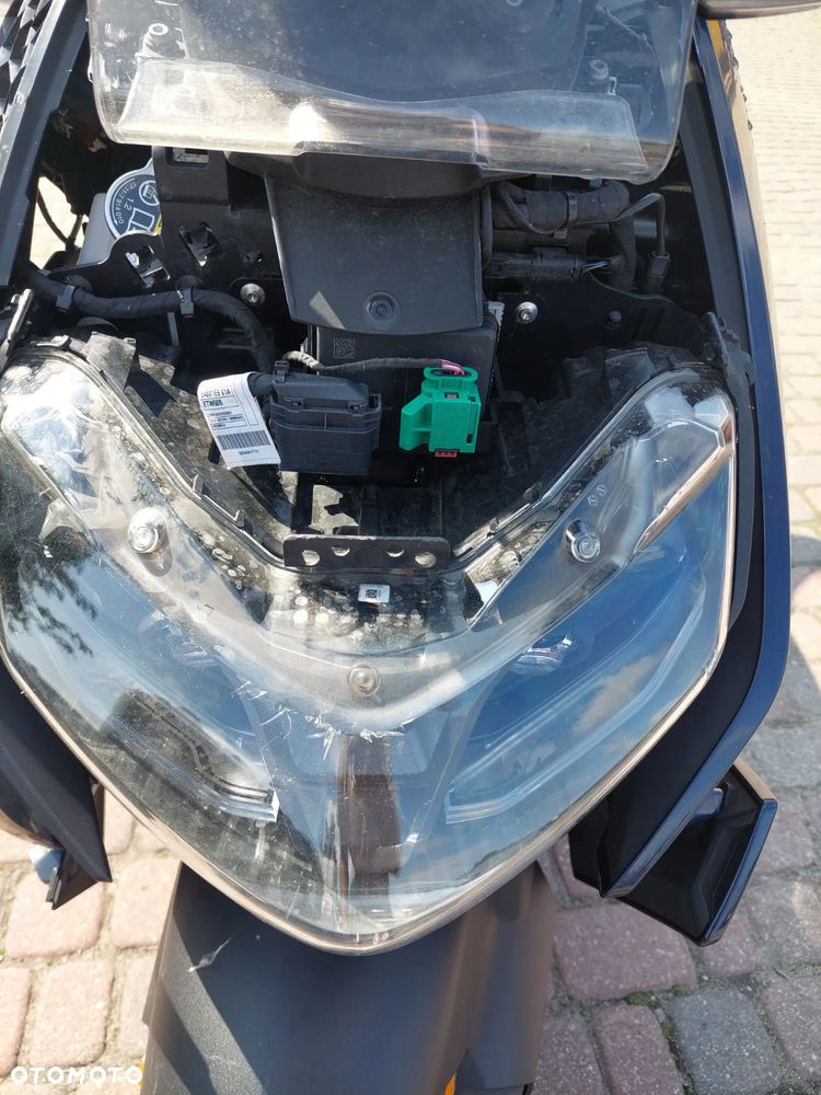 BMW CE 04 - 13