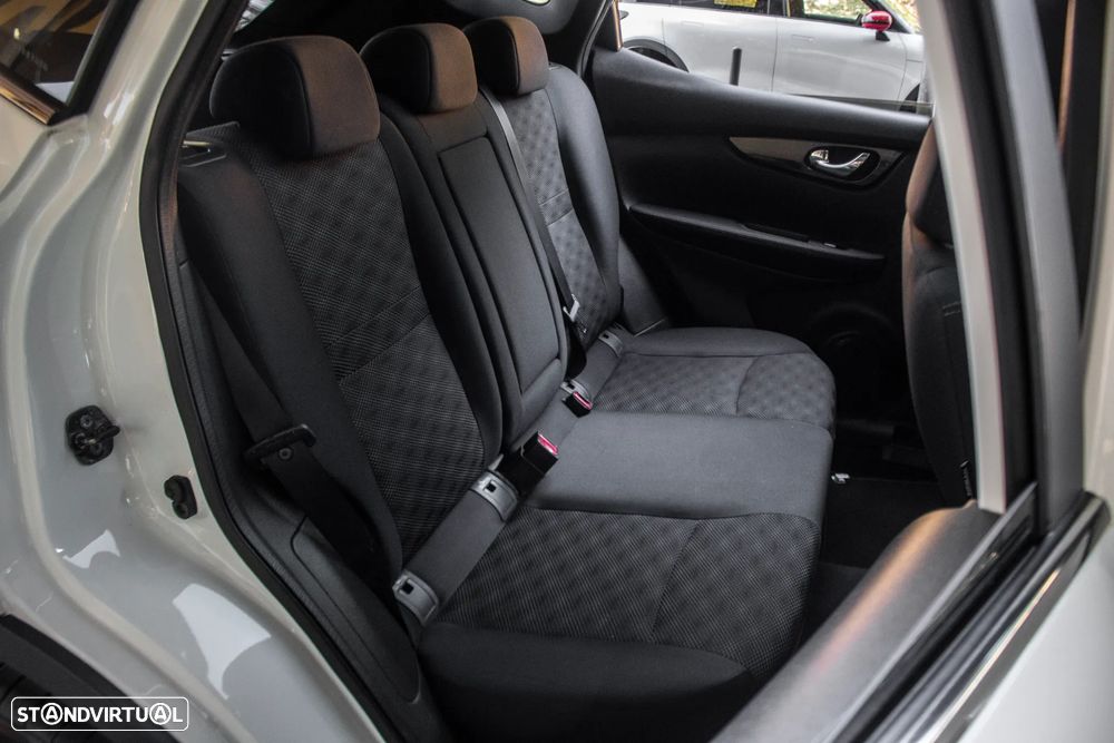 Nissan Qashqai 1.2 DIG-T Xtronic N-Connecta - 31