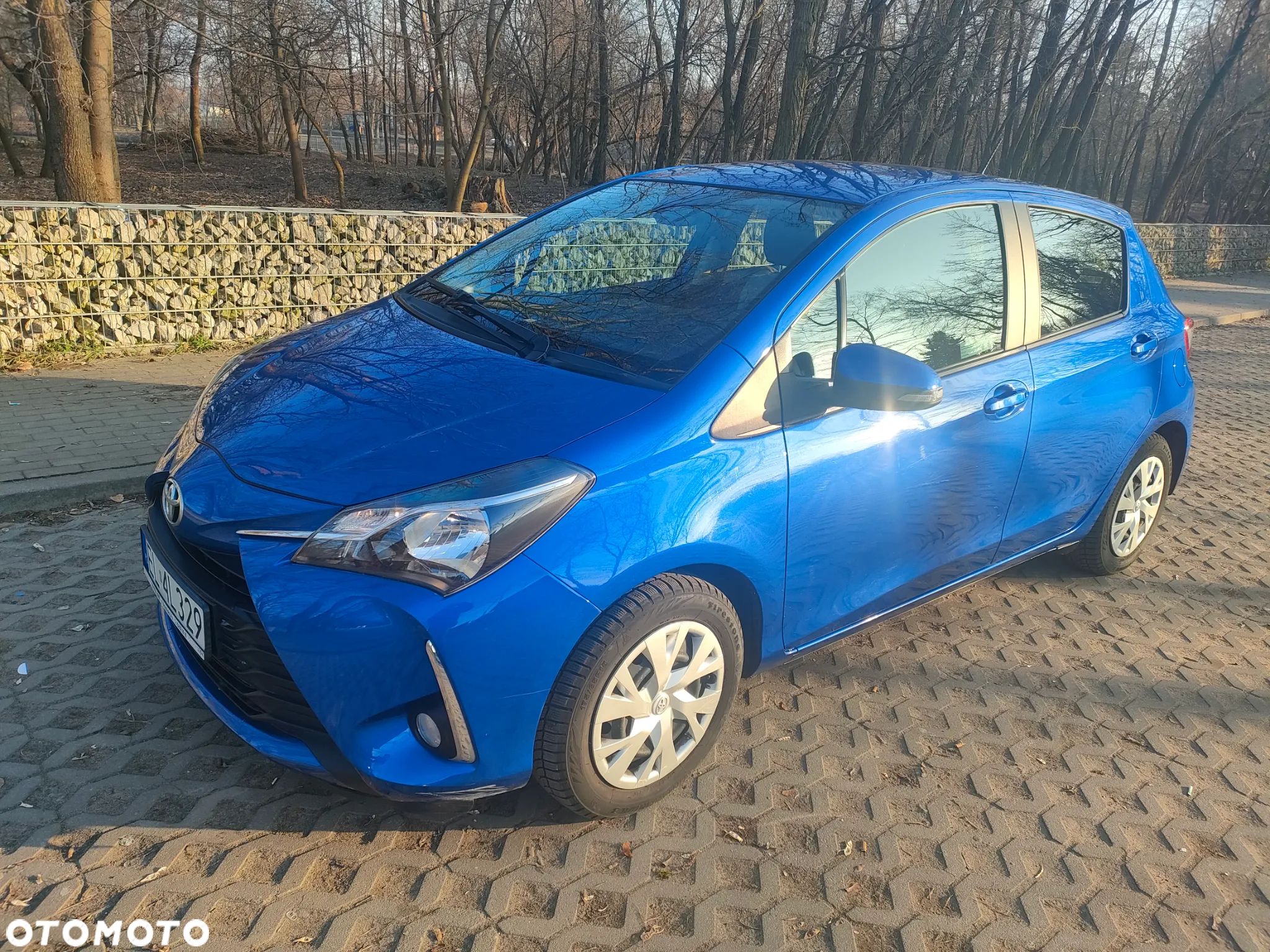 Toyota Yaris 1.5 Premium - 1