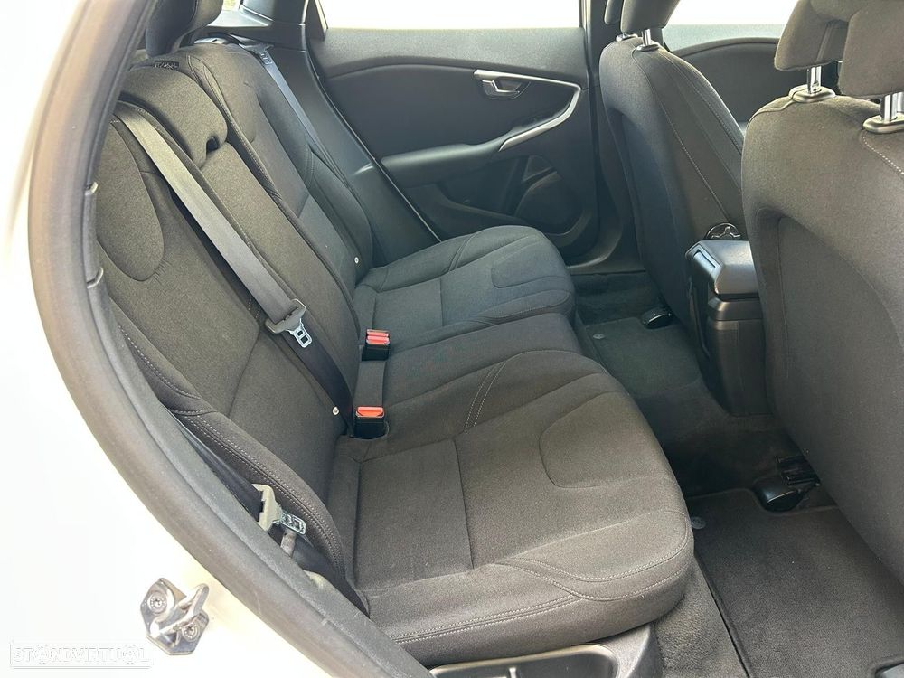 Volvo V40 Cross Country 2.0 D2 Summum - 11